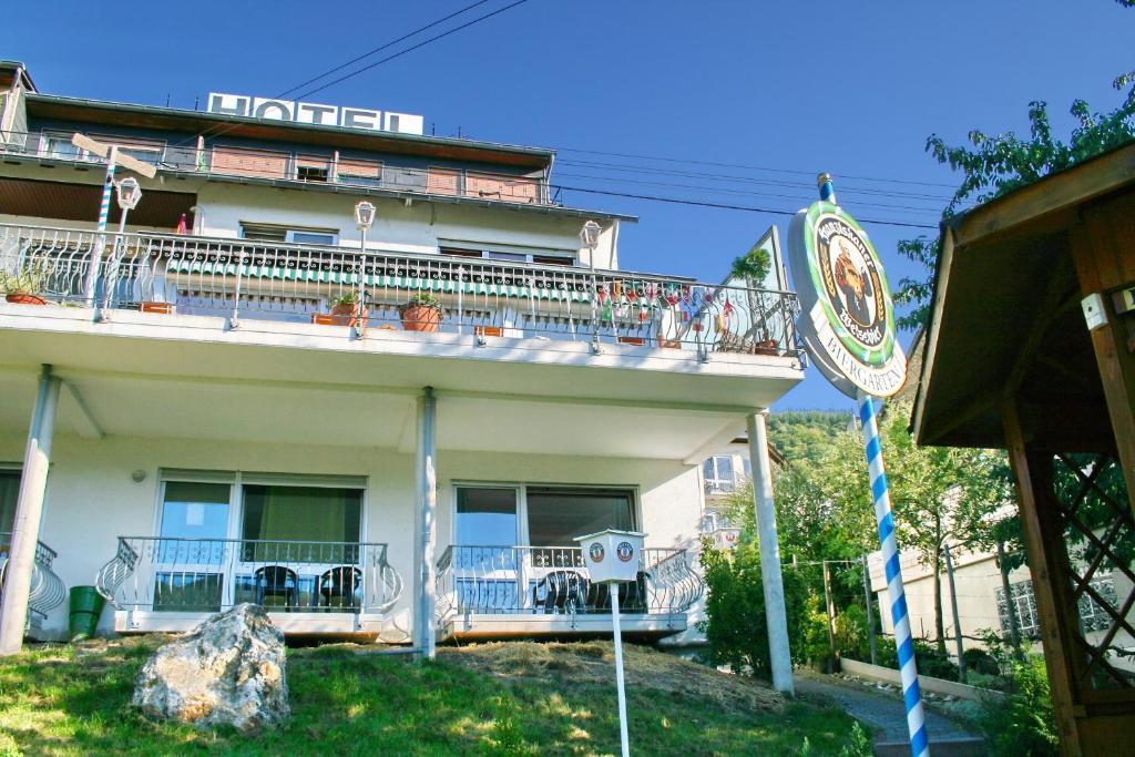 Hotel Restaurant Moselblick Wintrich Exterior photo